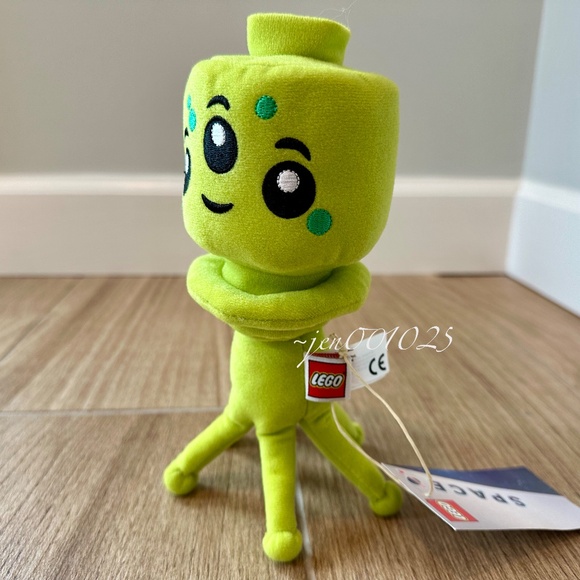 LEGO Slurpie Alien Plush Green  - LEGO x Target Plush Space Toy - Picture 3 of 13